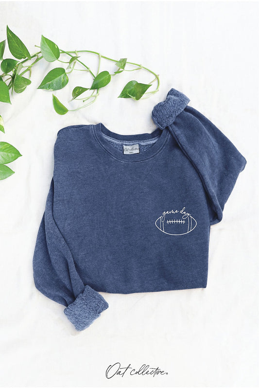 GAME DAY MINERAL GRAPHIC SWEATSHIRT - Vintage Denim