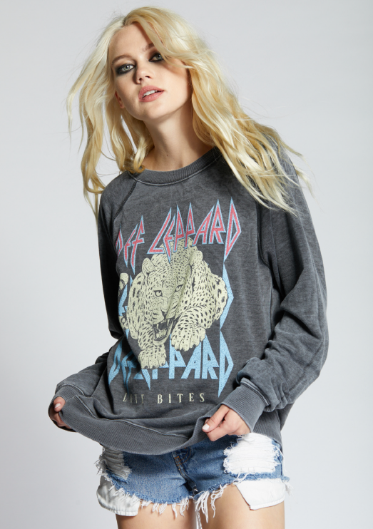 301475 - 930 DEF Leppard Love Bites LS Sweater