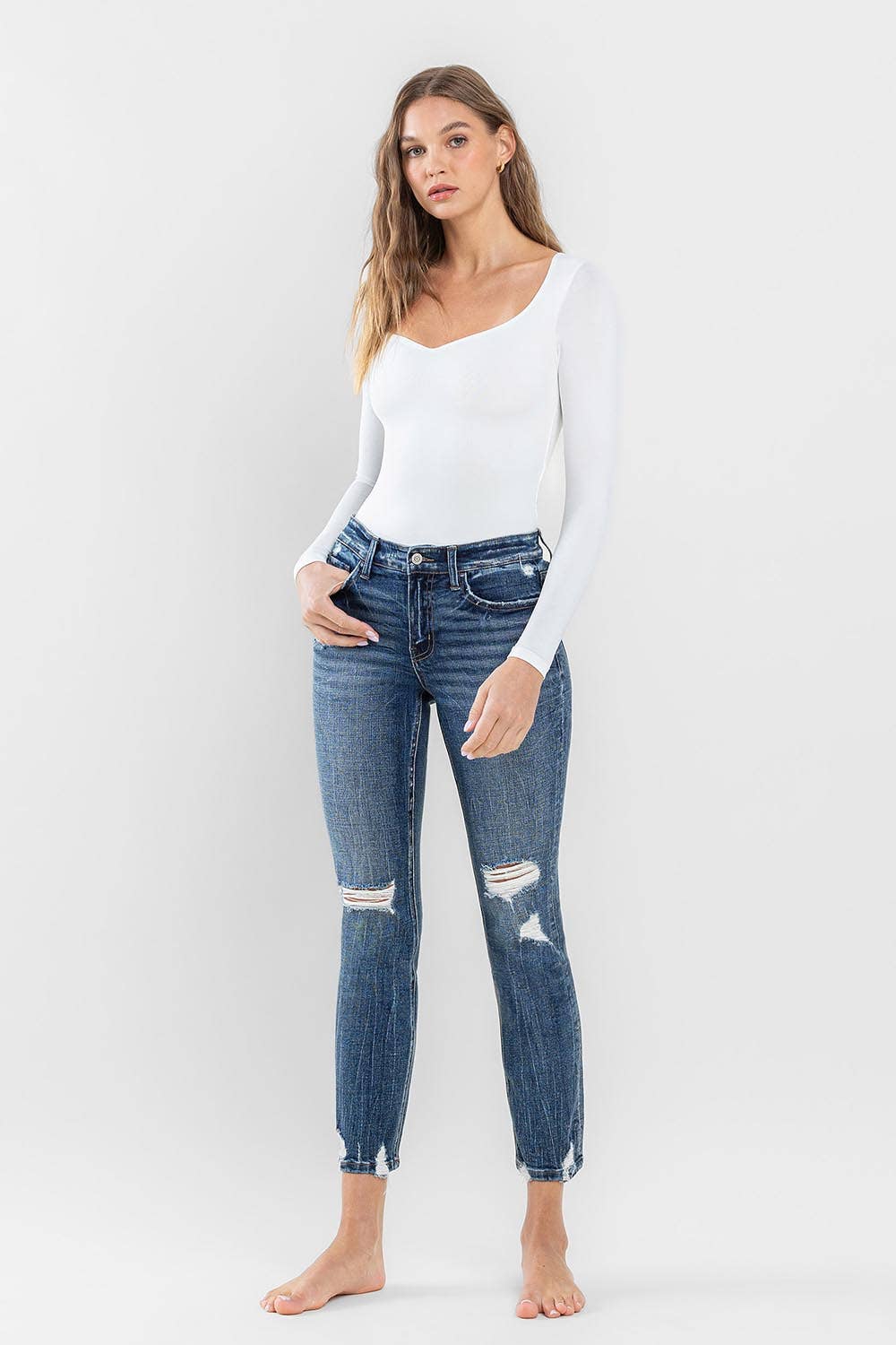 MID RISE DISTRESSED CROP SLIM STRAIGHT JEANS F5297